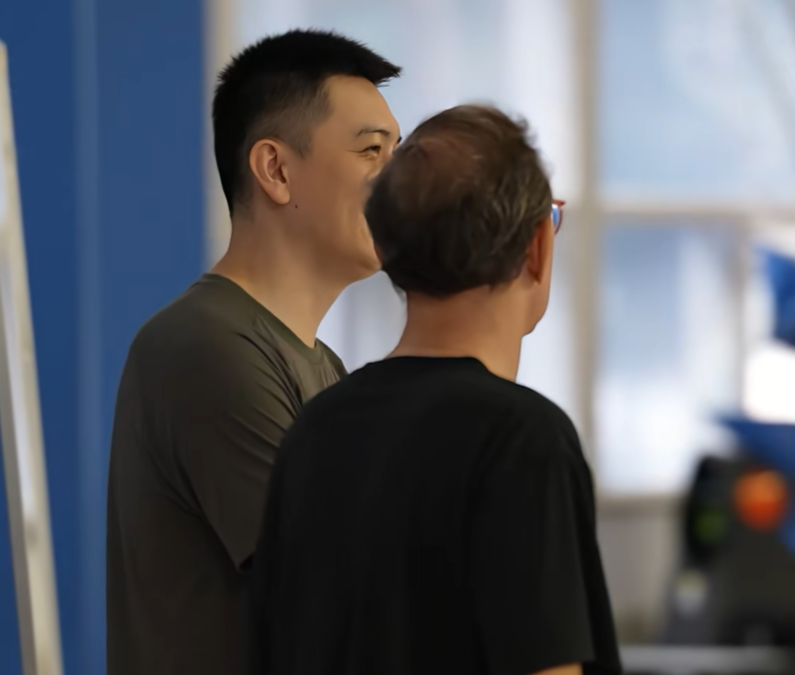 同框, 现在乌戈是