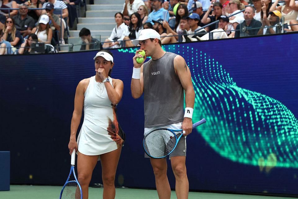 拉杜卡努的, 兹维列夫