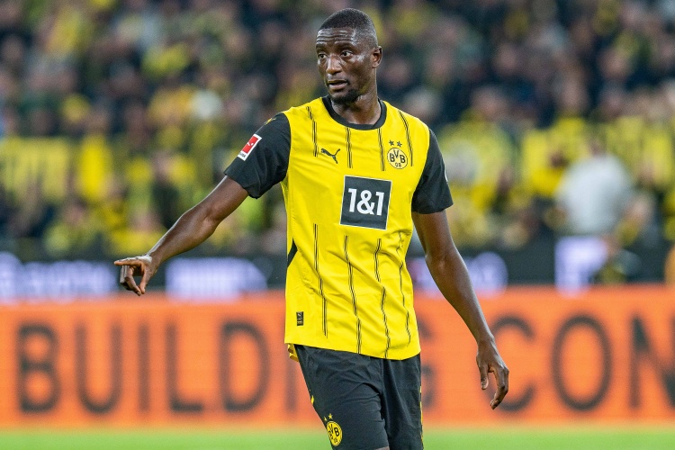 场比赛中贡, 弟兼经纪人