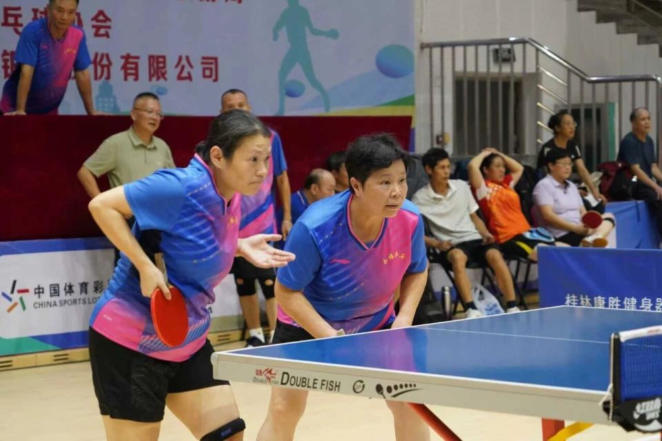 乒乓球台前, 展示风采的, gtimg 乒乓球台前, 展示风采的, gtimg